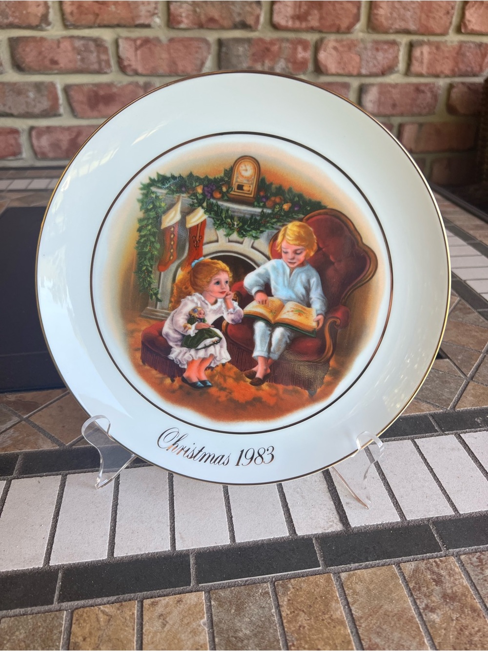 Vintage Avon Christmas 1983 Decorative Holiday Plate - White with Gold Trim
